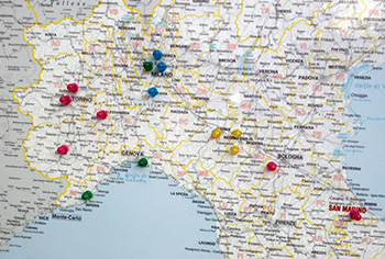 mappa italia magnetica con pins colorati